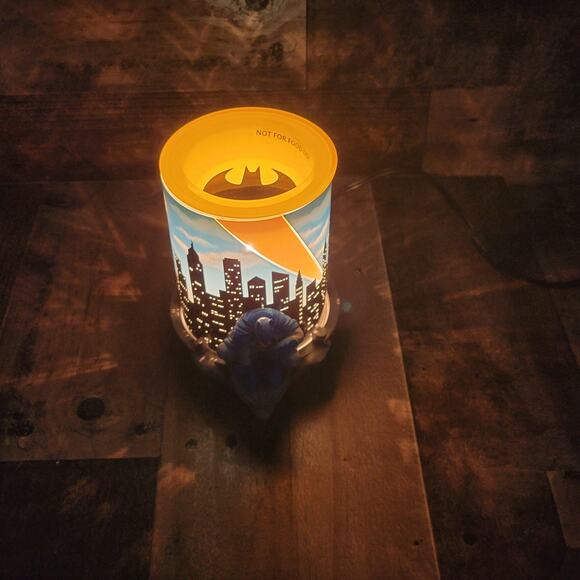 Scentsy Batman Superhero DC Full Size Wax Warmer NOB Plug In Light Blue Gray - Picture 14 of 16
